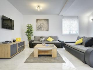 Modern villa with private pool near beach - Valbandon - 3