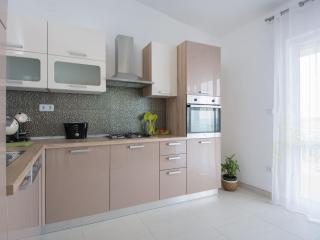 Apartment in Seget Donji near Trogir Old Town - Trogir - 1