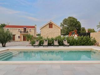 Spacious Villa in Prkos with Private Swimming Pool - Prkos - 0