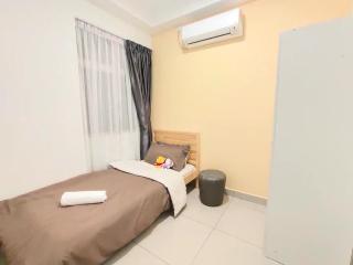 Kulai d putra suites beside ioiMall near JPO and Airport - 4