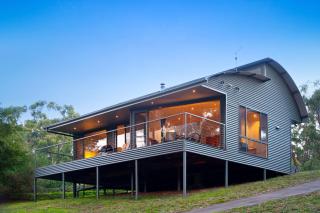 Dee Jays Studio - Hepburn Springs - 1
