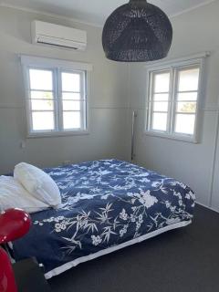 Mt Emlyn Farm Cottage - - 5