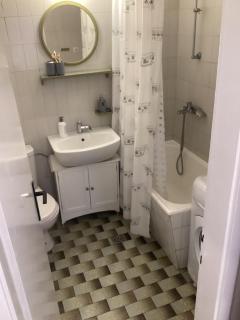 Lovely and peaceful vintage apartment near beach - 3