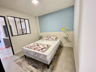 Appart Pop-Art proche autoroute, plages et attractions, Wifi - TV, déco stylée, calme - Bessan - 1