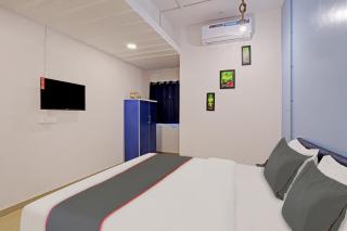 Hotel Solitaire, Premier Budget Friendly Luxury Hotel In Surat, Perfect For Families, Couples and Business Travelers - Surat - 0