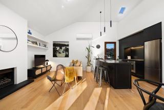 Beautifully styled central home - Queenstown - 0
