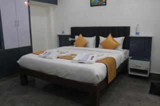 Leo Home Stay - Tirupati - 0