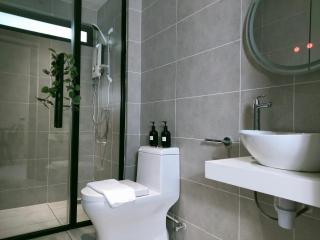 DK 2BR 5Pax with balcony NEAR Subang Airport - Shah Alam - 2