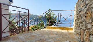 Villa Tato: Horizon Haven with Panoramic Sea Views in Himare. - Himare - 8