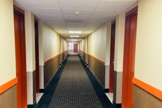 Super 8 by Wyndham Gloucester - Gloucester City - 1
