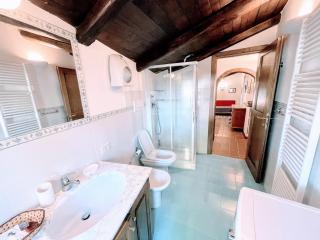 Vicolo - sleeps 5 with air con, wifi, balcony for dining and pool - 1