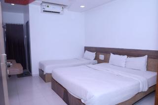 Hotel Kewal INN - Jālgaon - 5