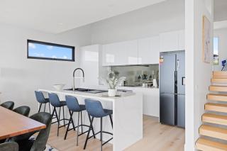 The Bay View San Remo by Ready Set Stay- BYO LINEN & TOWELS - San Remo - 8