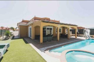 Villa Pearetree - Gorgeous 4 bedroom villa with private pool - 0