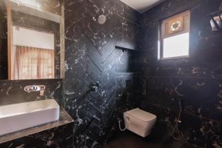 Lake Arches by StayVista - Lakeside villa with Infinity pool, Gazebo & Modern Greek interiors - 2