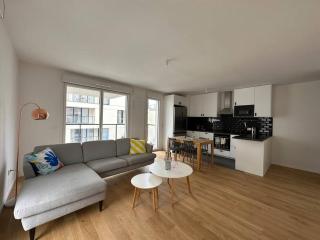 Large 3 Bedroom perfect for Kids - Clichy - 0