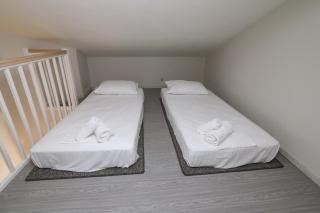 East & West Seaside Apartments - 6