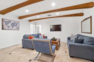 Casa Serena - Hollywood - 2
