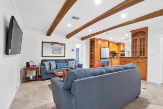 Casa Serena - Hollywood - 1