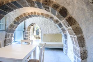 Apostrophe Traditional Residence in Nisyros with arcurated interior. Privacy & Authenticity - Emporeiós - 7