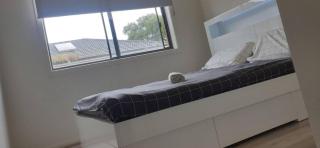 Pacific Werribee Home 25 Min CBD Airport - Werribee - 3