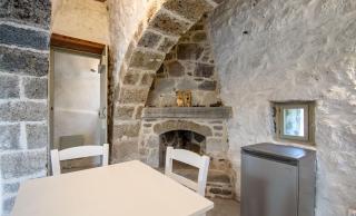 Apostrophe Traditional Residence in Nisyros with arcurated interior. Privacy & Authenticity - Emporeiós - 3