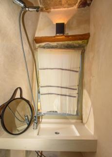 Apostrophe Traditional Residence in Nisyros with arcurated interior. Privacy & Authenticity - Emporeiós - 1