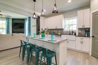 Spacious Yard, Games and Fire Pit Grove Home Rental - Grove - 3