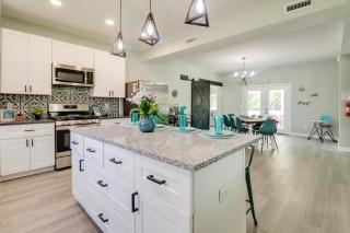 Spacious Yard, Games and Fire Pit Grove Home Rental - Grove - 2