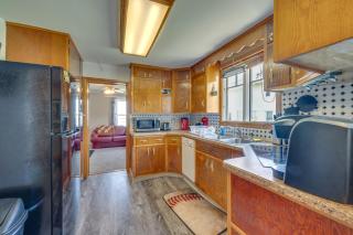 Cozy Iowa Getaway with Patio and Fenced-In Yard! - Dyersville - 2