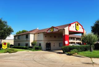 Highland Inn - Arlington - 0