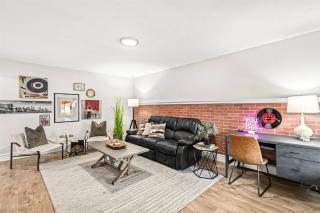 Luxury King Suite - Newly Renovated in Mt. Clemens - Mount Clemens - 0