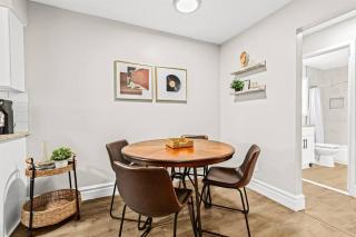 Luxury King Suite - Newly Renovated in Mt. Clemens - Mount Clemens - 7