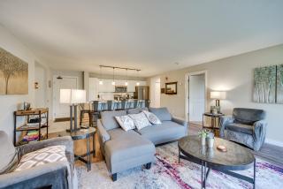 Lakefront Birchwood Condo with Pool and Hot Tub! - Birchwood - 2