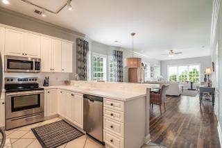 Bright and Airy 3 Bedroom Villa Marsh Views - 8