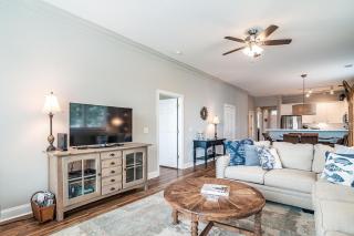 Bright and Airy 3 Bedroom Villa Marsh Views - 3