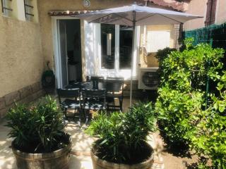 Maisonnette climatisée refaite à neuf avec parking à 300m de la plage - 2
