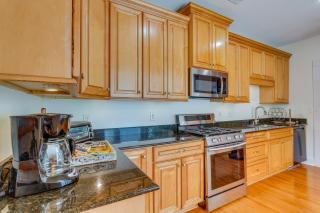 Pensacola Paradise Furnished Deck and Gas Grill! - Pensacola - 2