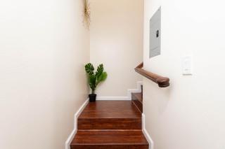 Spacious 2BR/2.5BA + Game Room - Glendale - 6