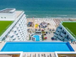 Crystal Beach - Infinity Pool & Spa Resort - 4