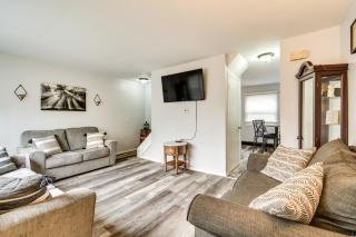 4 Mi to Dtwn Rochester Charming Apt with Patio! - Rochester - 6