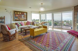 Stunning Bay-View Home in Kensington! - 0