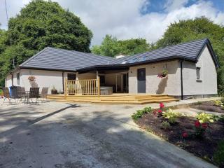 Fiddlestone Lodge in Castle Caldwell Forest - - 1