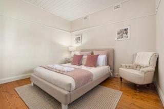Sampson Cottage - Historic Charm - Orange - 4