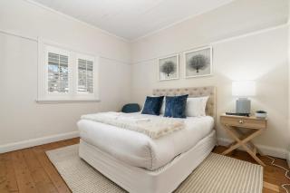 Sampson Cottage - Historic Charm - 3