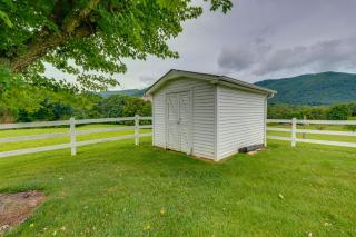 Serene Johnson City Home with Mountain Views - 1