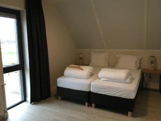 Modern design lodge directly at the water - Tholen - 6