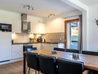 Charming Alps Apartment - 2