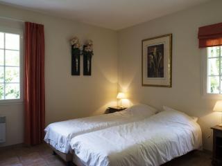 Luxury Villa in France with Pool and Garden - Vasles - 6