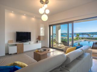 Swanky Villa in Turanj with Private Swimming Pool - Turanj - 1